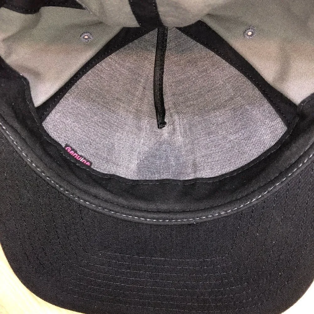 Volcom minor scuff